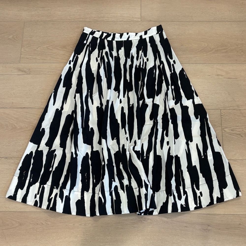 Zara Black and White Printed Circle Skirt
